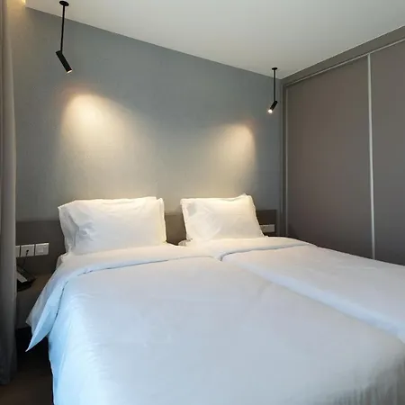 Hotel Quality Lodge, Bw Premier Collection Larnaca